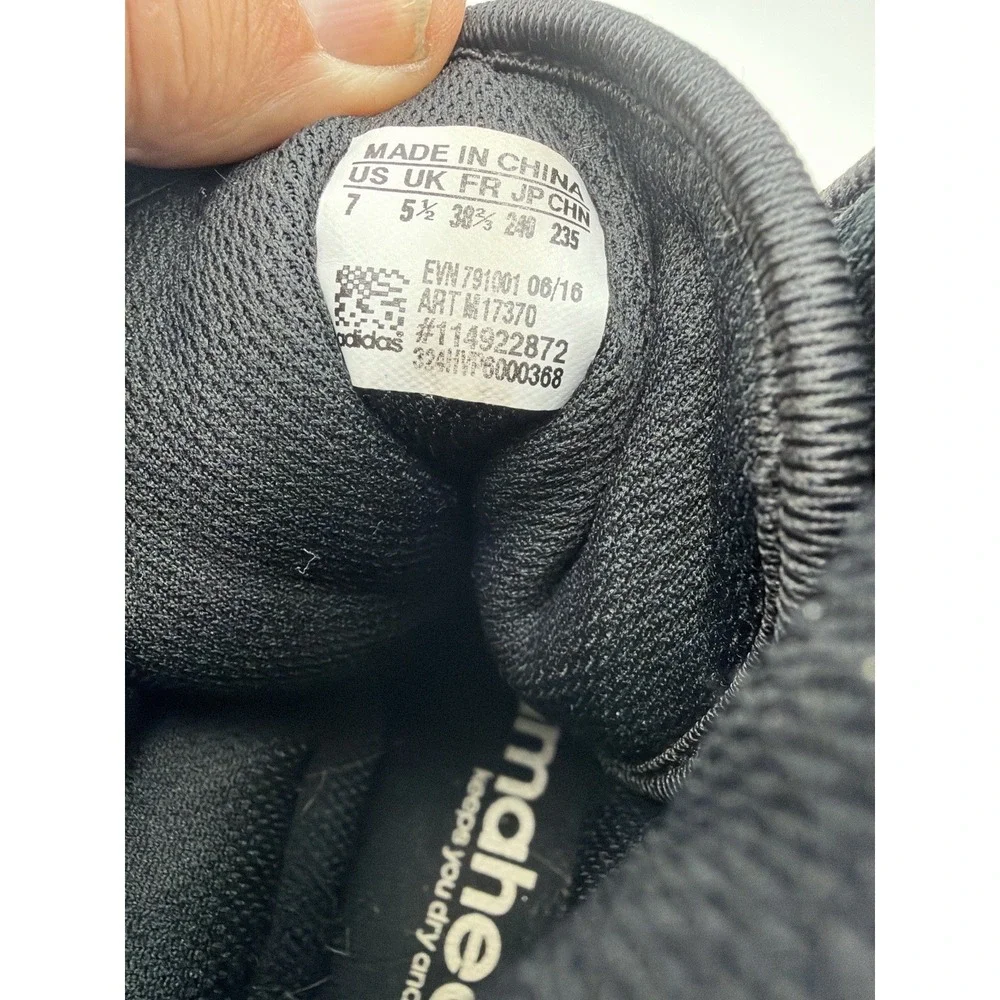 Adidas Climaheat Winter Boots Womens 7‎ Black Insulated Traxion.    1676